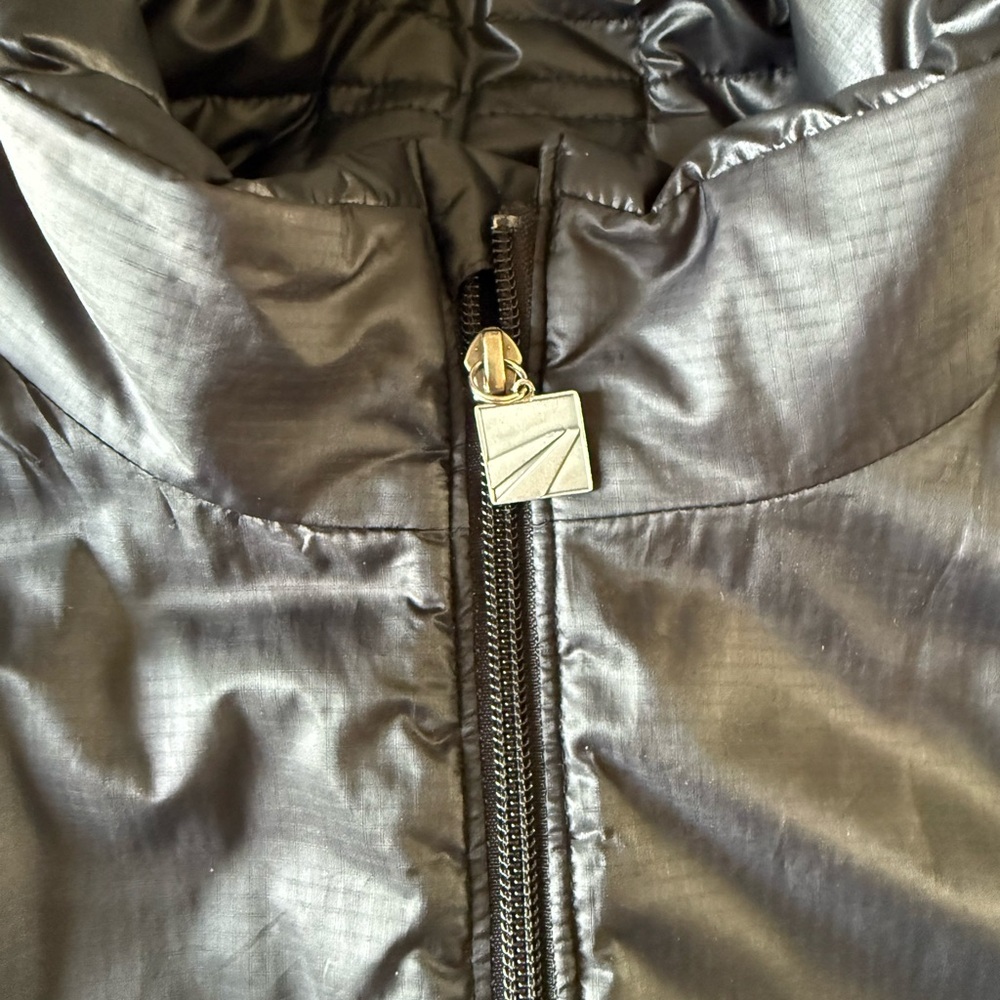 Patagonia Women's Charcoal Puffer Vest - Picture 3 of 7